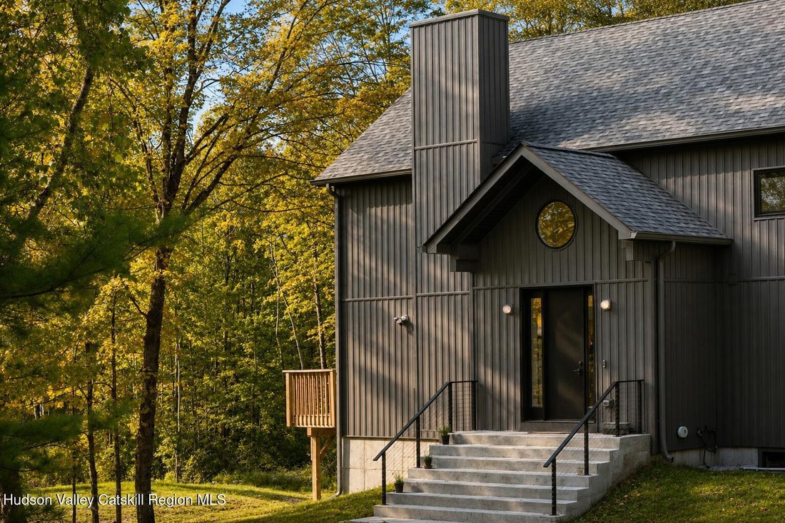House in Ellenville, New York, United States 4 - 18095197