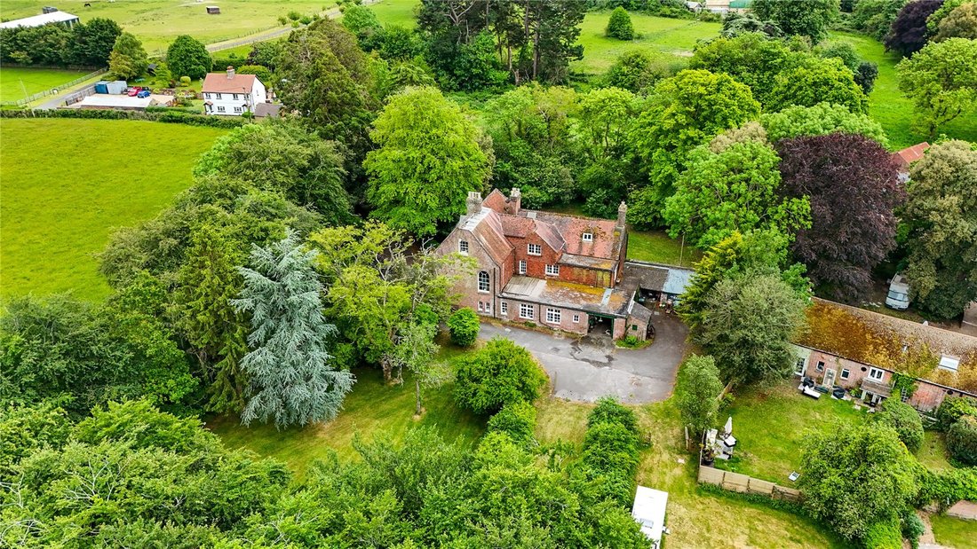 House in Sopley, England 5 - 18098678