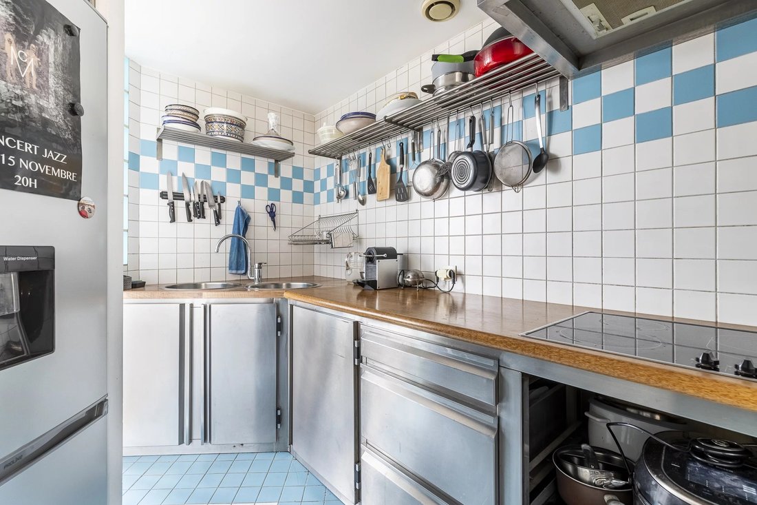 Apartment in Porte Saint Denis-Paradis, Paris 10e Arrondissement, Paris 5 - 18101680