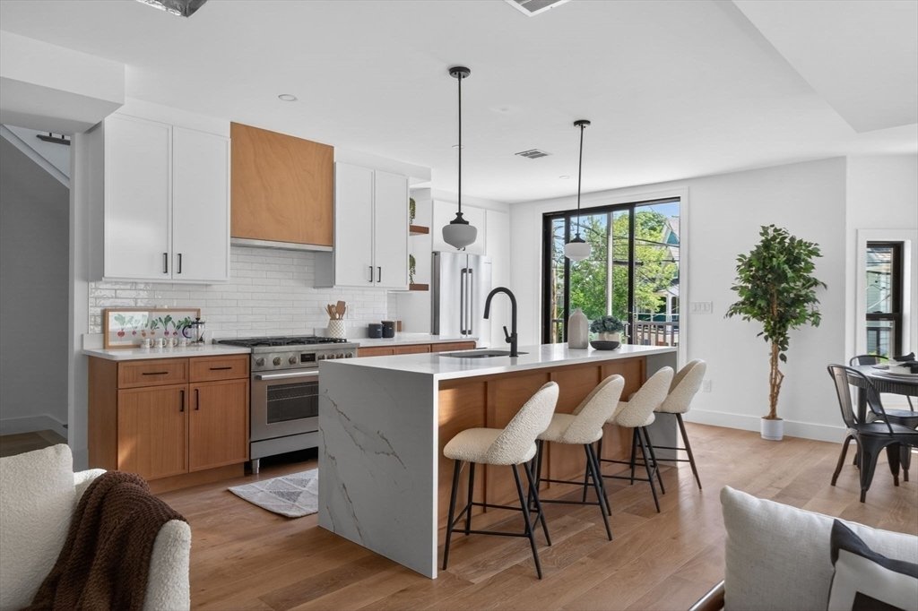 Condo in Somerville, Massachusetts, United States 5 - 18092315