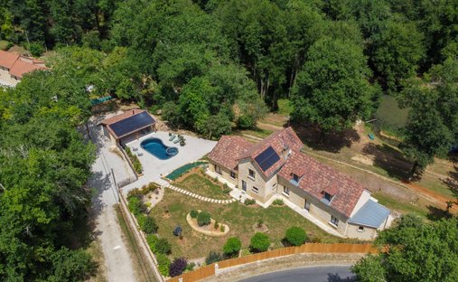 Estate in Saint-Andre-d'Allas, Nouvelle-Aquitaine, France 1
