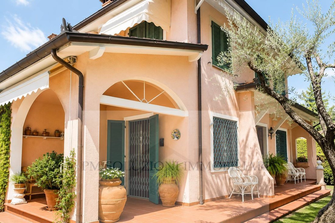Villa in Center, Forte dei Marmi, Tuscany 2 - 17855926