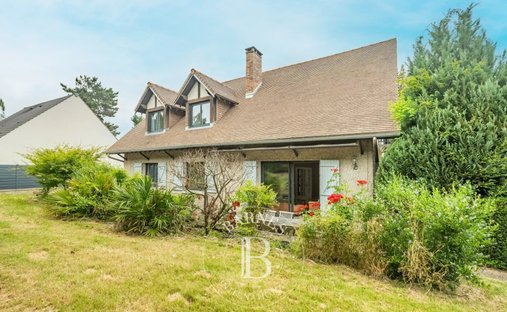 House in Orgeval, Ile-de-France, France 1