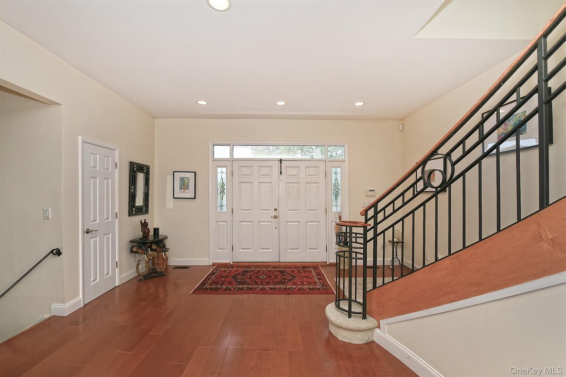 House in Massapequa, New York, United States 5 - 18095072