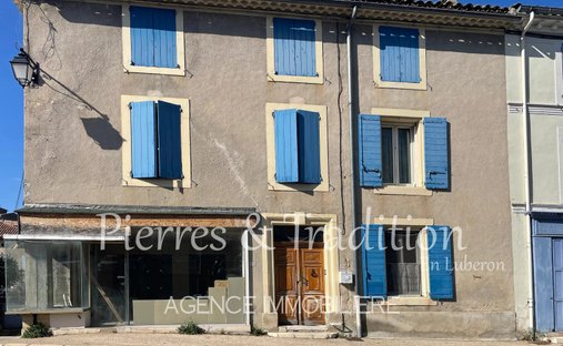 Céreste-en-Luberon, Provence-Alpes-Côte d'Azur, France 1
