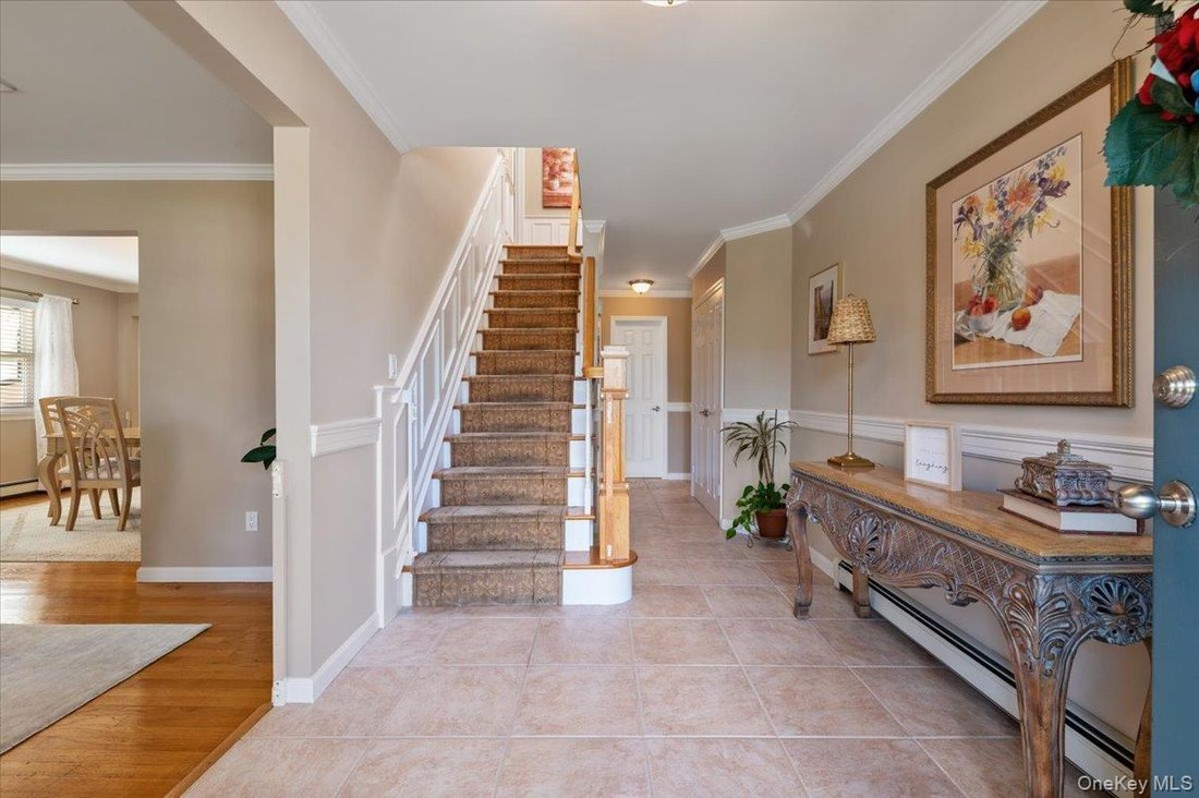 House in East Meadow, New York, United States 2 - 18092274