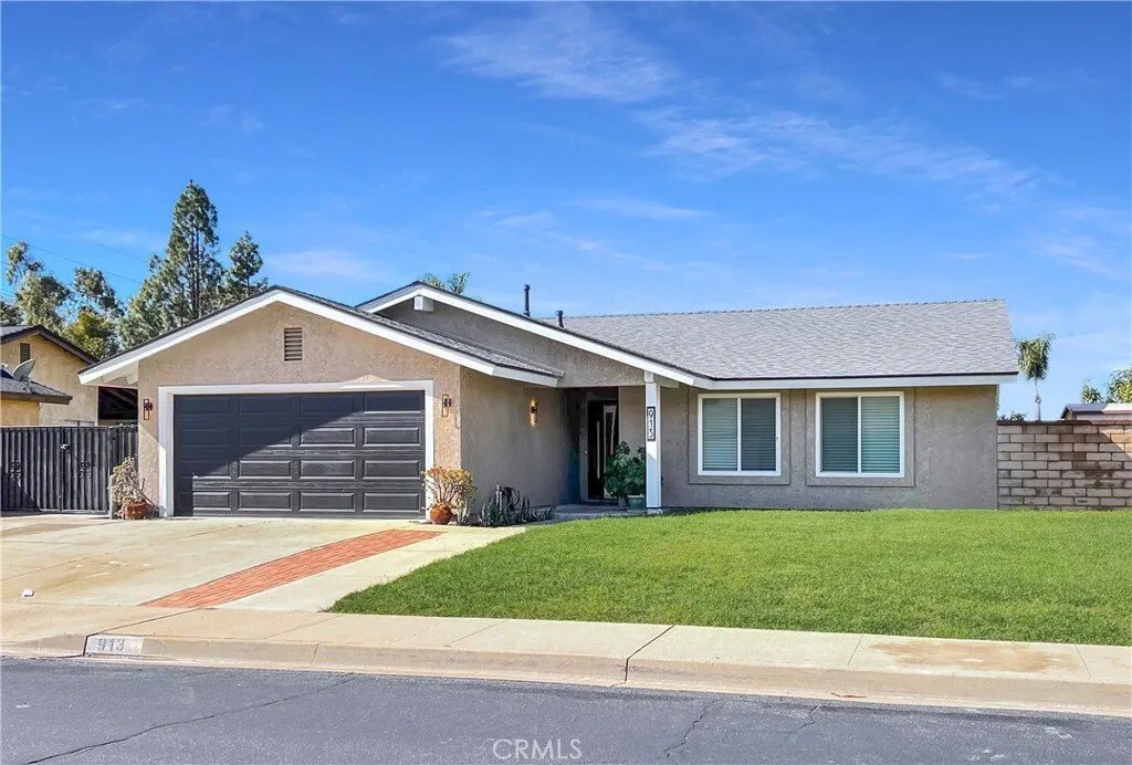 San Dimas, California, United States 1 - 18095500