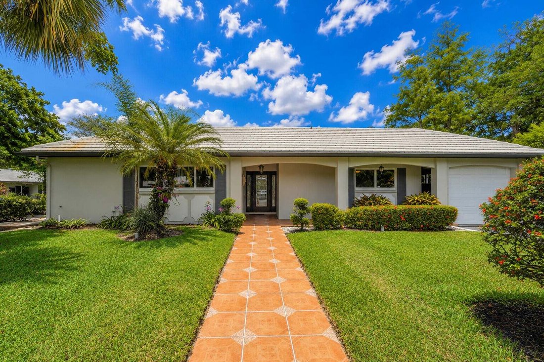 Pompano Beach, Florida, United States 2 - 18094324