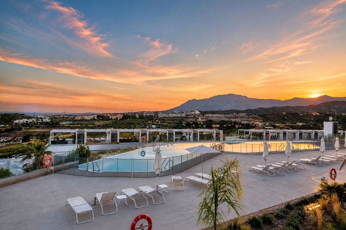 Penthouse in Cancelada, Estepona, Andalusia 2 - 18093933