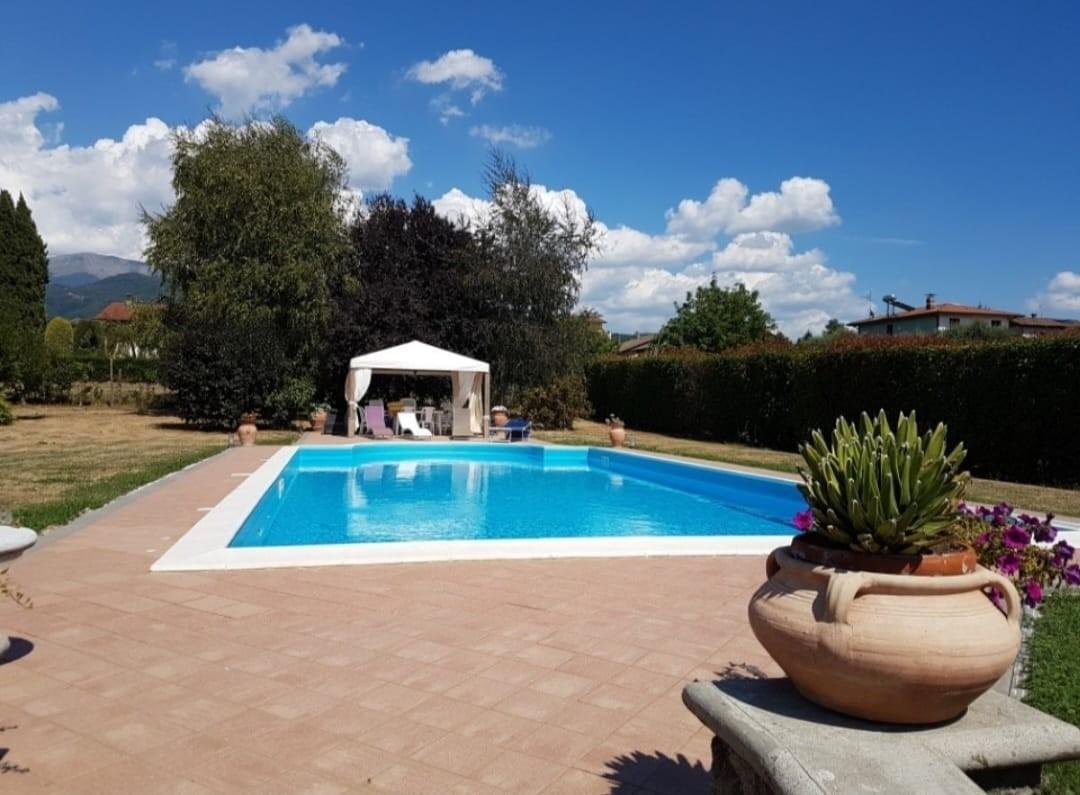 Villa in Barga, Tuscany, Italy 4 - 18096049