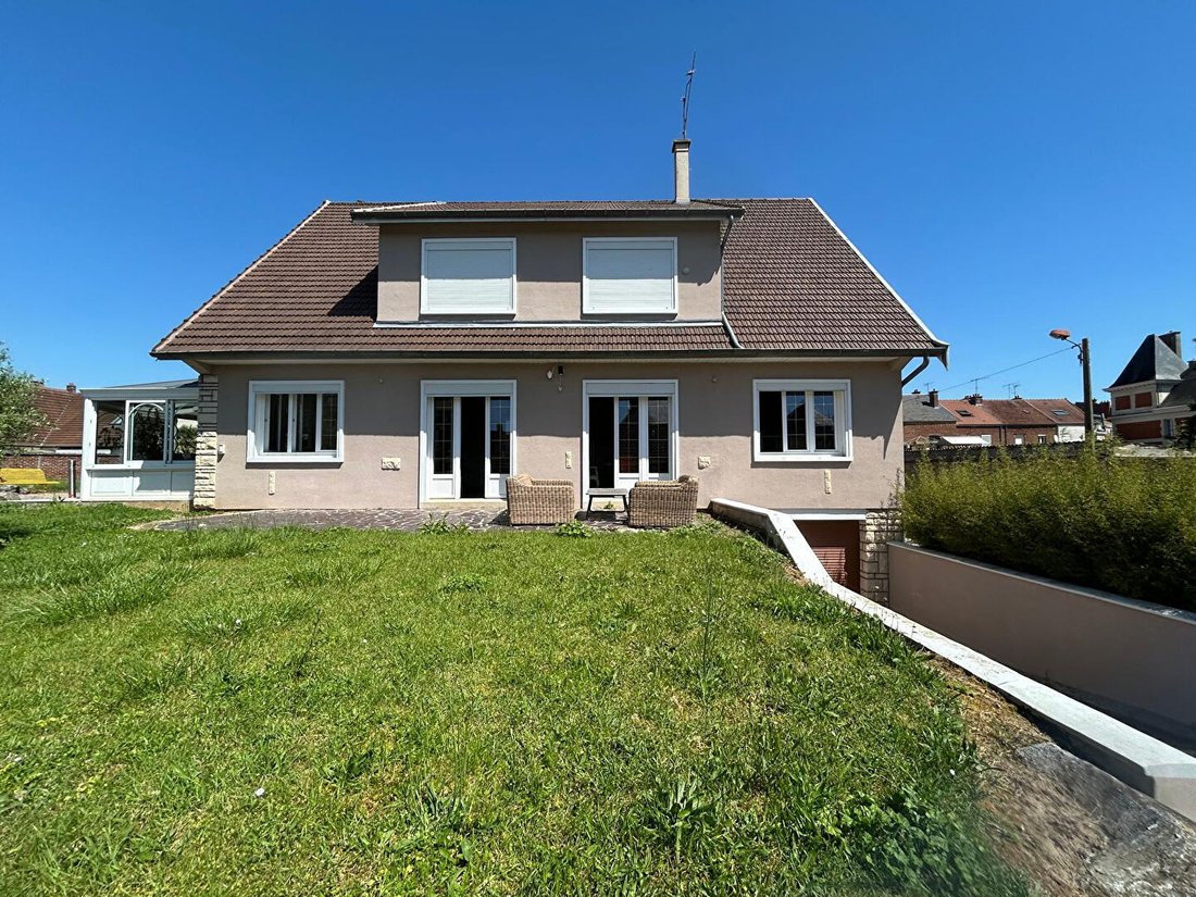Villa in Chauny, Hauts-de-France, France 1 - 18096750
