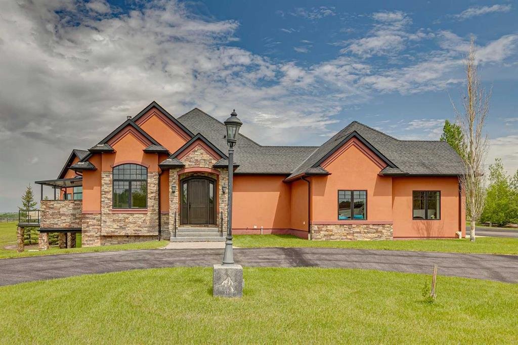 House in De Winton, Alberta, Canada 3 - 18107799