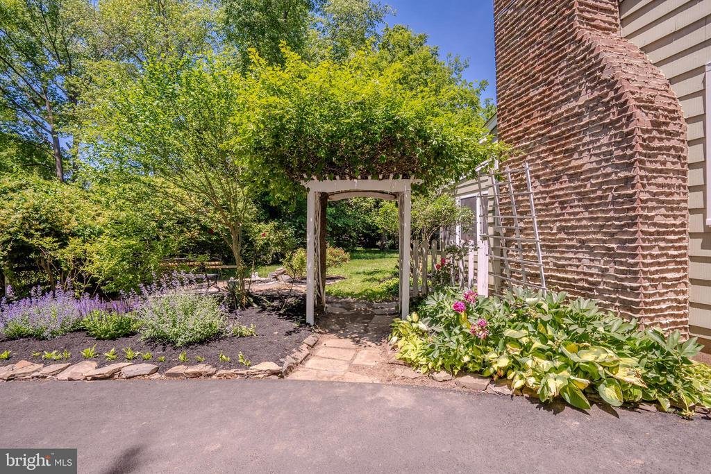 House in Lawrence Township, New Jersey, United States 4 - 18105600