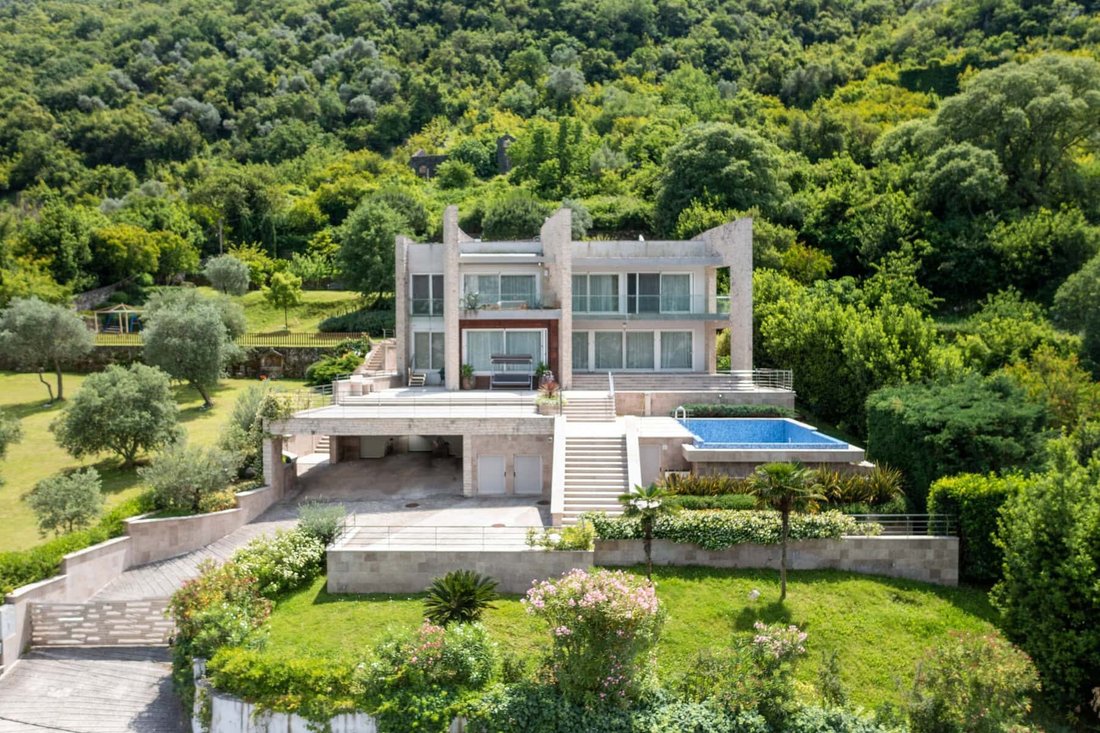 Villa in Donji Stoliv, Kotor Municipality, Montenegro 2 - 16503757
