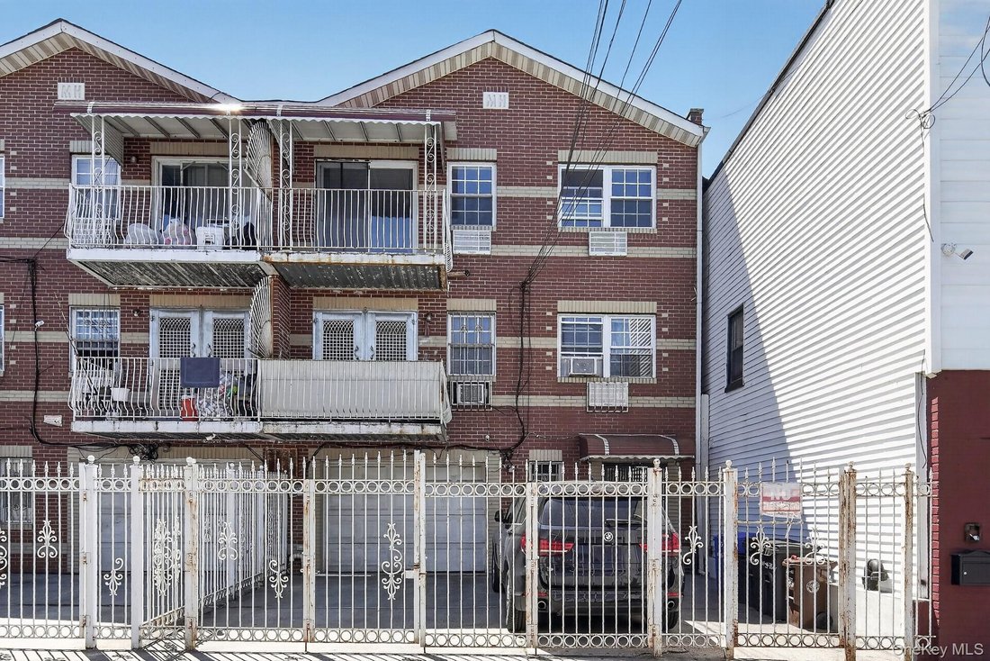 House in New York, New York, United States 1 - 18104715