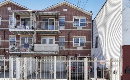 House in New York, New York, United States 1