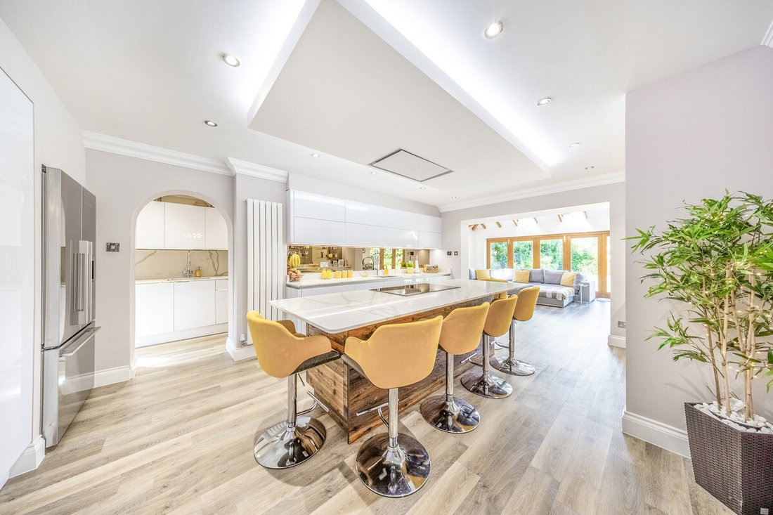 House in Wokingham, England 3 - 18096580