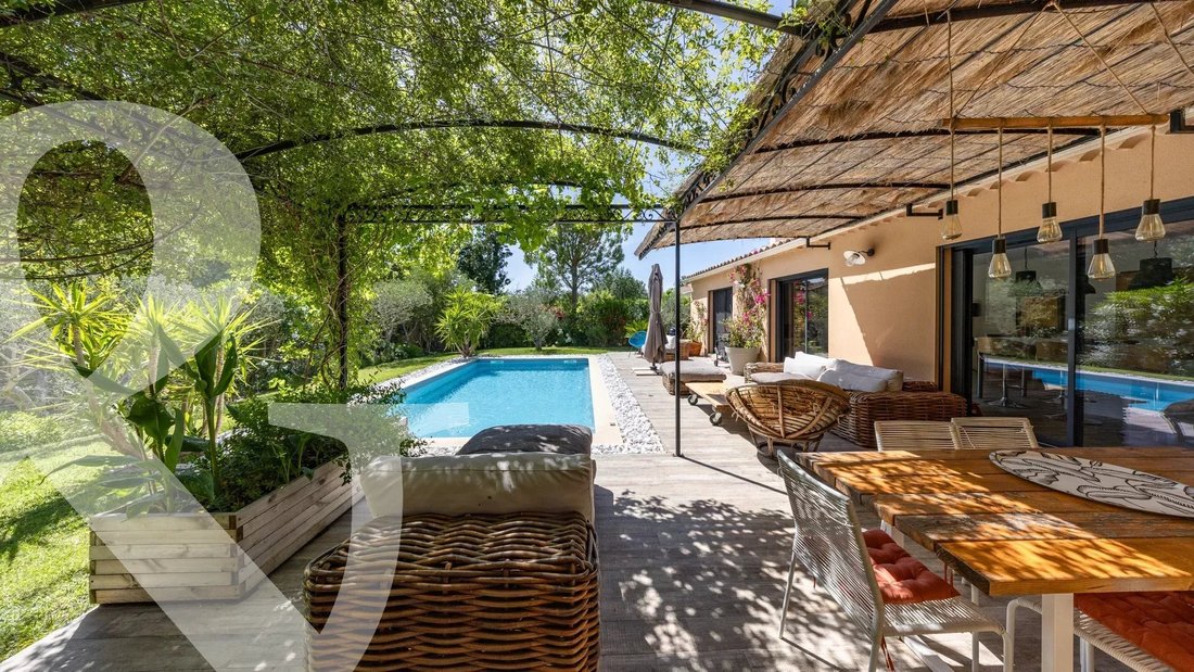 House in Paradou, Provence-Alpes-Côte d'Azur, France 1 - 17939799