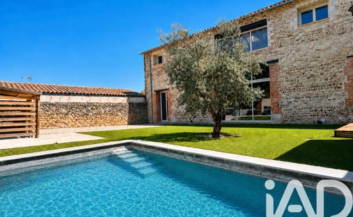 House in Domazan, Occitania, France 1
