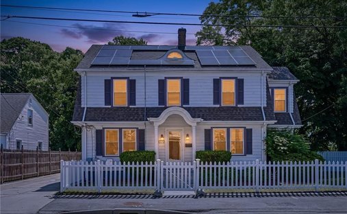House in Lincoln, Rhode Island, United States 1
