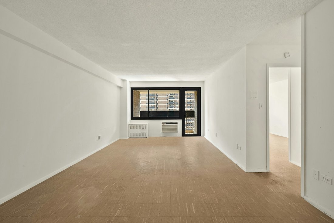 Co Op in New York, New York, United States 1 - 18096004