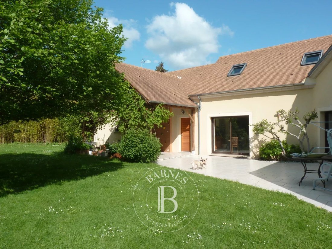 House in Dampierre-en-Yvelines, Ile-de-France, France 2 - 12680431
