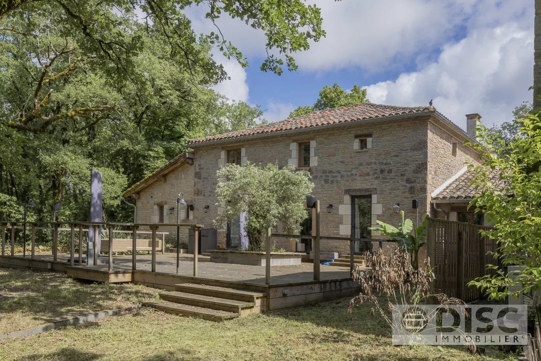 Estate in Saint-Antonin-Noble-Val, Occitania, France 2 - 18093919