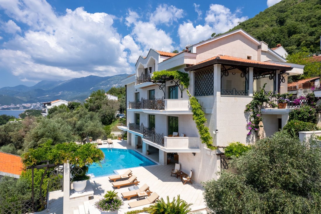 Villa in Sveti Stefan, Budva Municipality, Montenegro 2 - 16503803