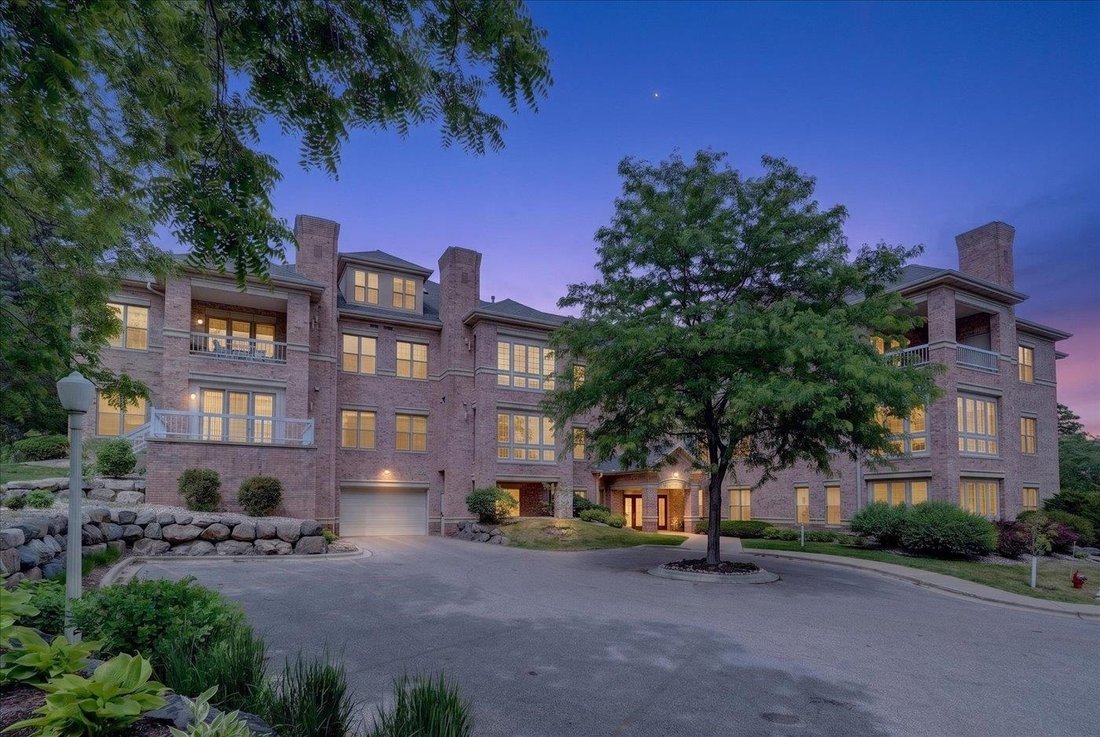 Condo in Madison, Wisconsin, United States 3 - 18102388
