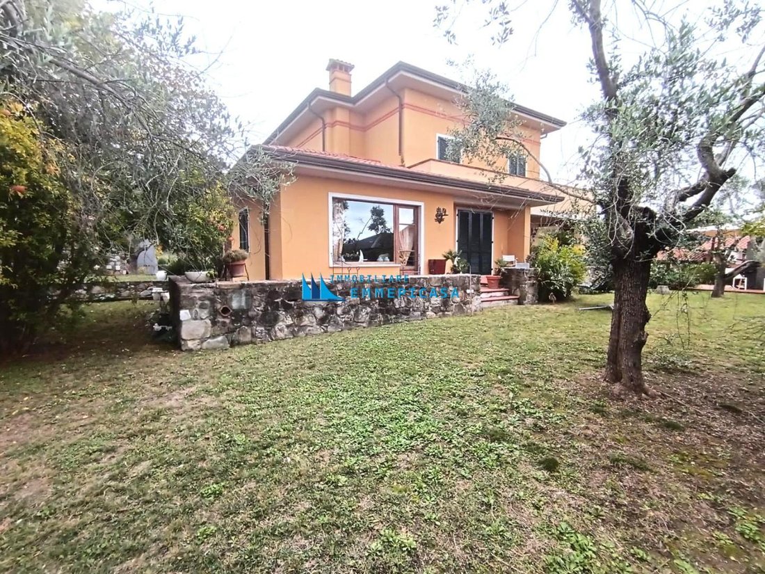 Villa in Fontia-Fossola-Fossone, Marina di Carrara, Tuscany 3 - 18107165