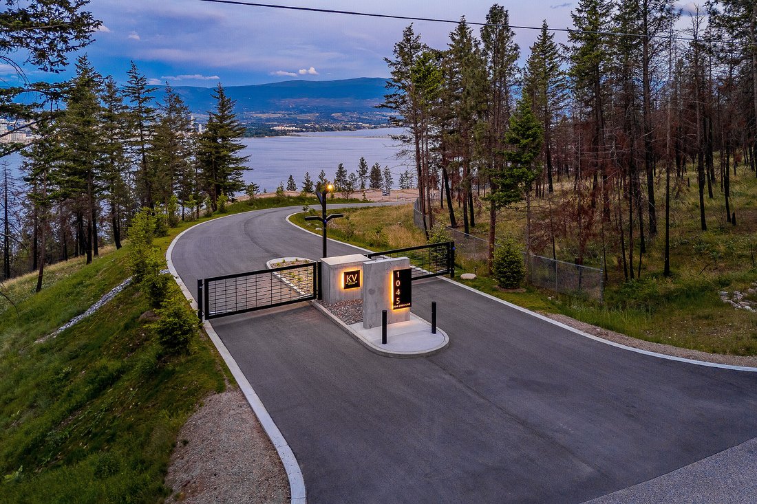 Land in West Kelowna, British Columbia, Canada 1 - 14975790