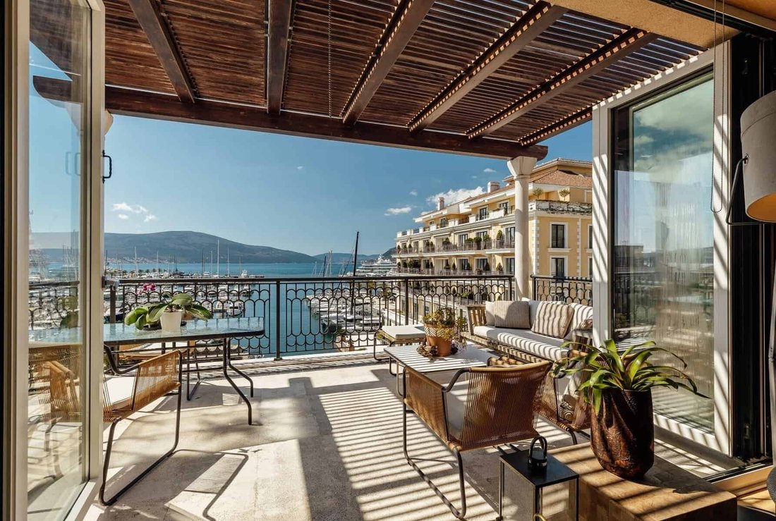 Apartment in Tivat, Tivat Municipality, Montenegro 1 - 16503934