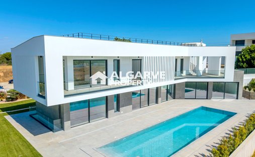 Villa in Olhos de Agua, Algarve, Portugal 1