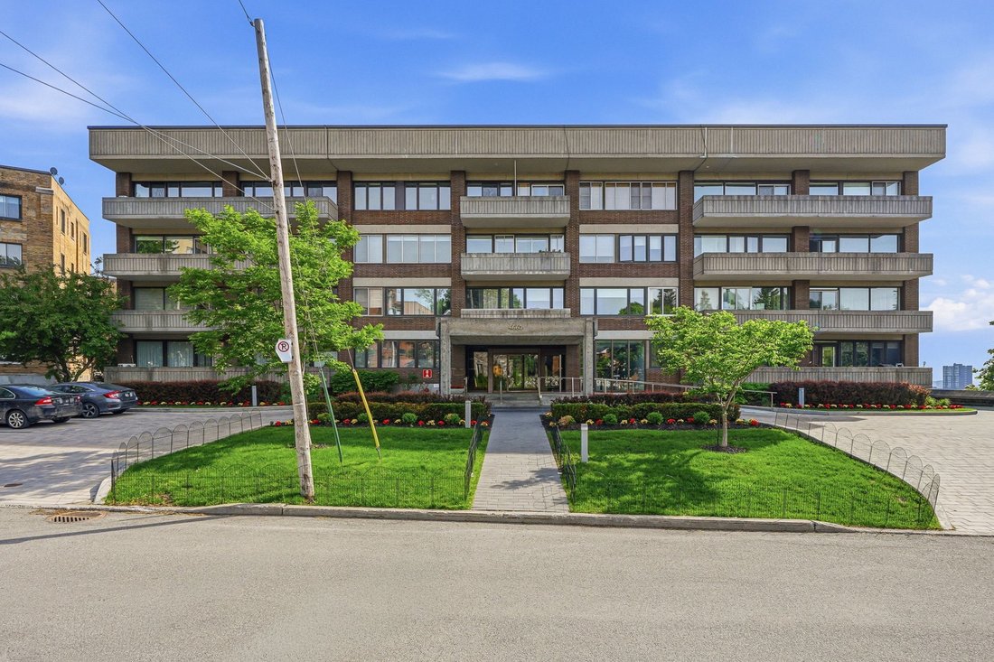 Condo in Montréal, Quebec, Canada 1 - 18048870