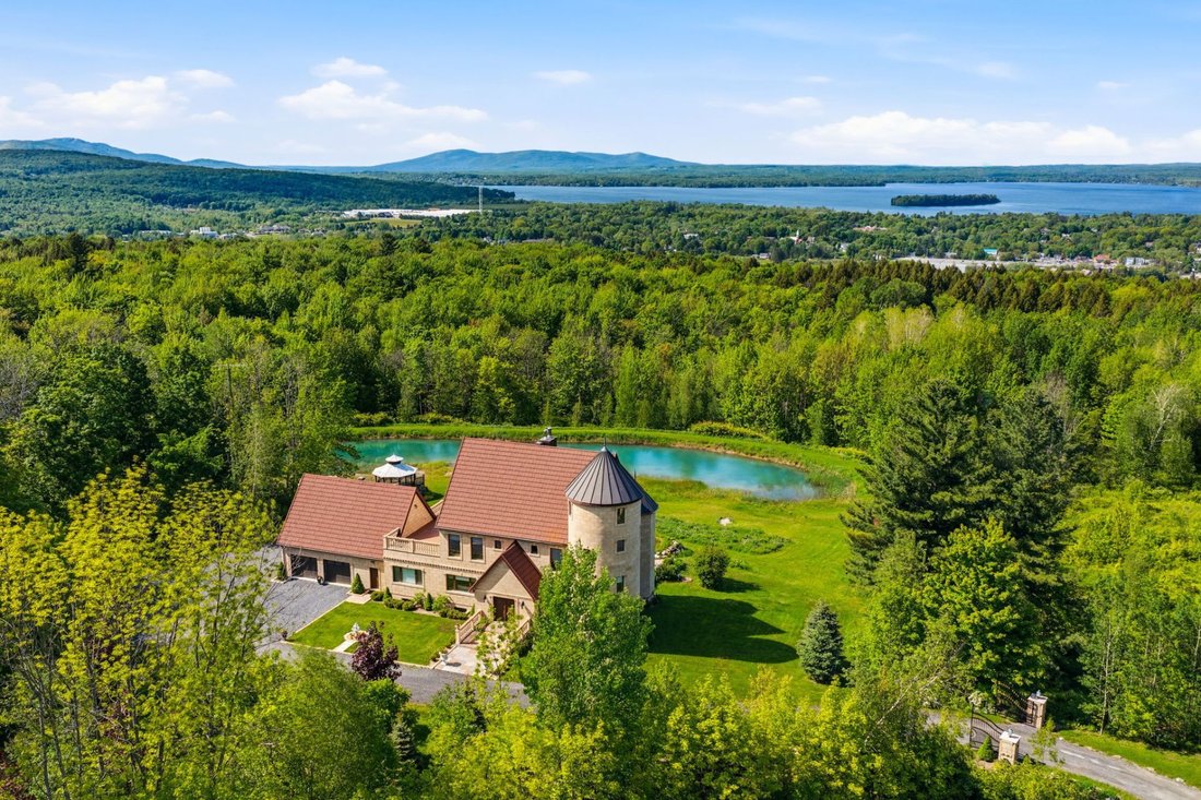 House in Lac-Brome, Quebec, Canada 3 - 18103312