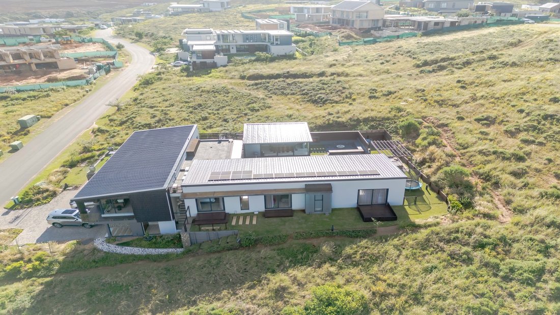 House in Simbithi Eco Estate, KwaZulu-Natal, South Africa 3 - 18094085