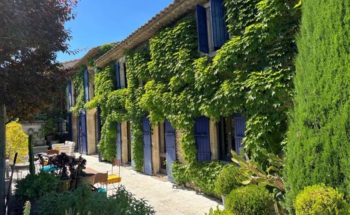 House in Saint-Rémy-de-Provence, Provence-Alpes-Côte d'Azur, France 1