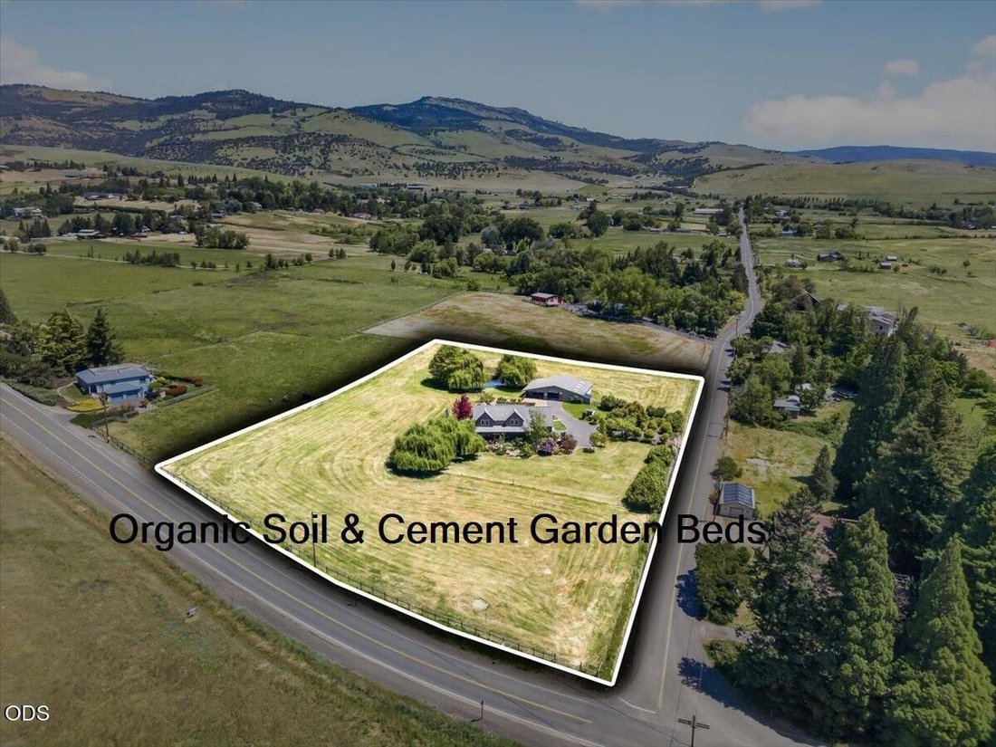 House in Ashland, Oregon, United States 2 - 17995793