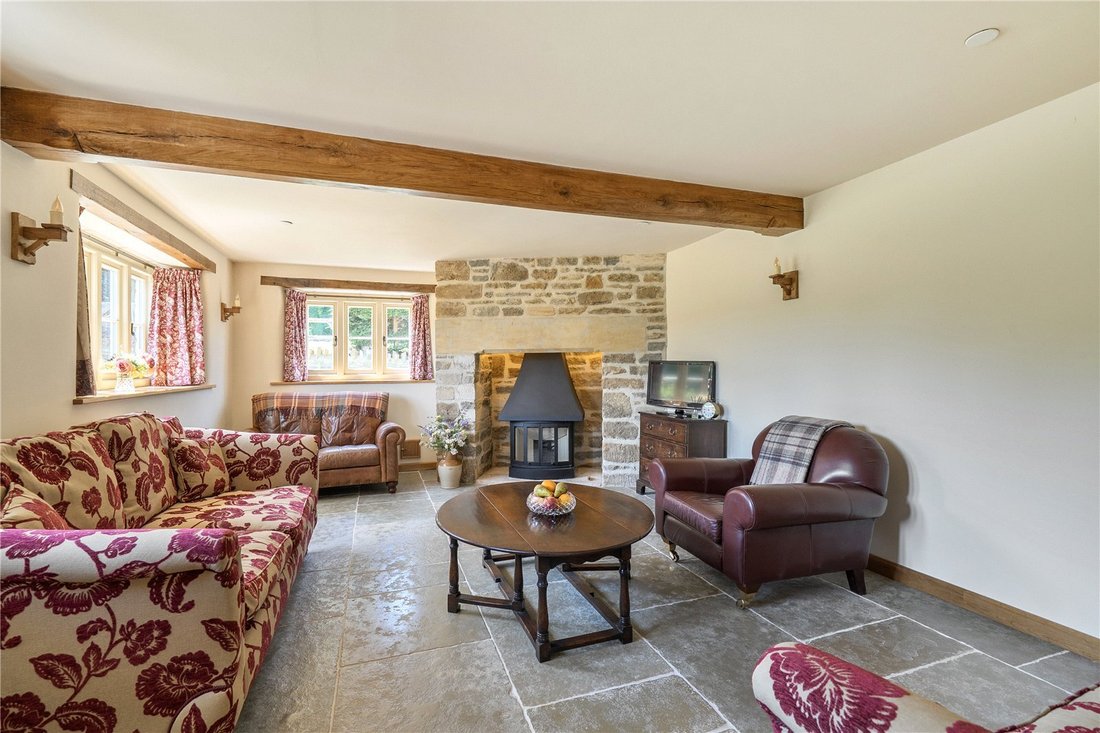 House in Somerset, England 2 - 18100650