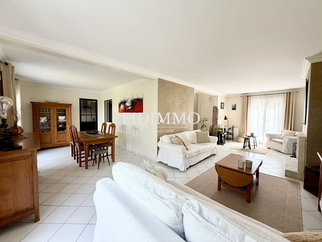 House in Chennevieres-sur-Marne, Ile-de-France, France 3 - 18097733