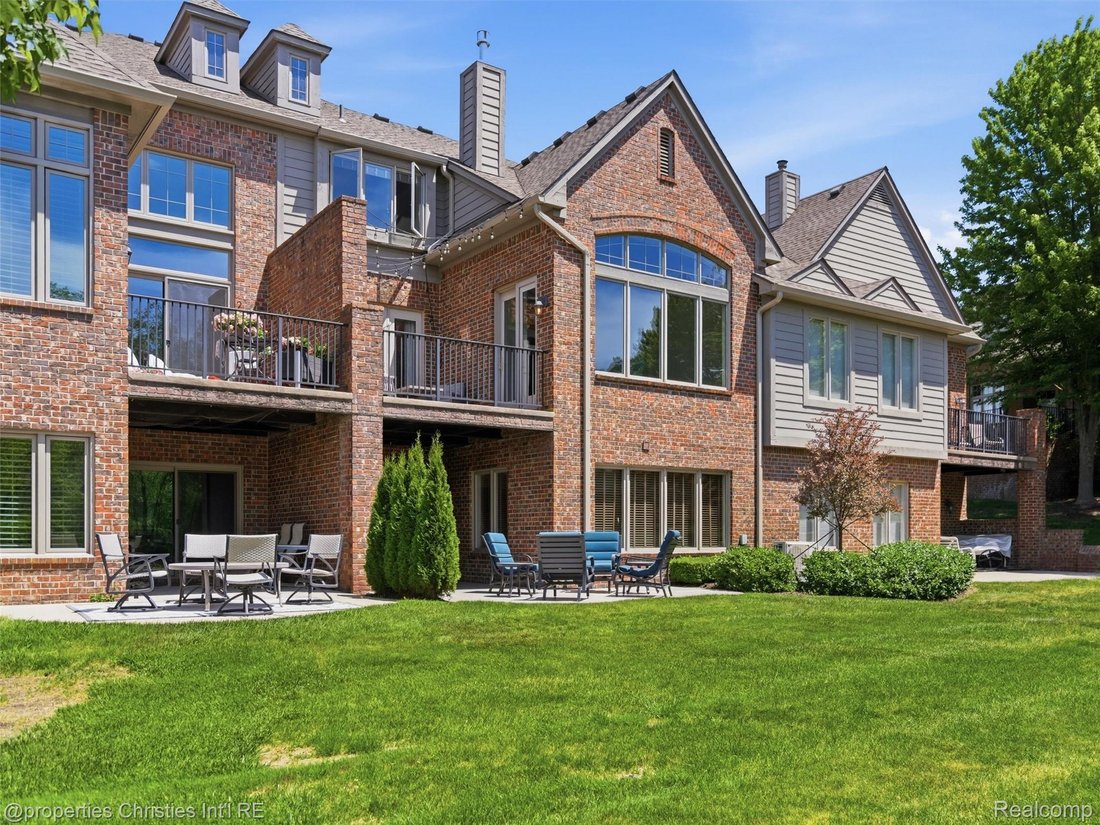Condo in South Lyon, Michigan, United States 5 - 18099166