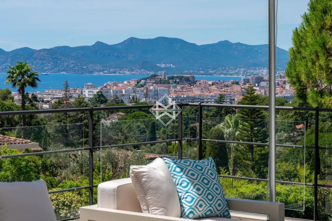 Villa in Cannes, Provence-Alpes-Côte d'Azur, France 2 - 18093829