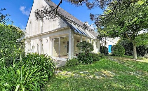 House in Kerguelen-Quehello Congard-Maison Rou, Larmor-Plage, France 1