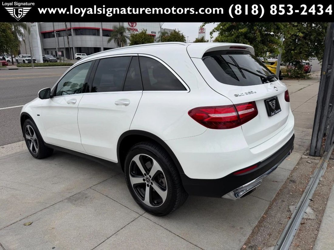 Suv in Van Nuys, CA, United States 5 - 18103858