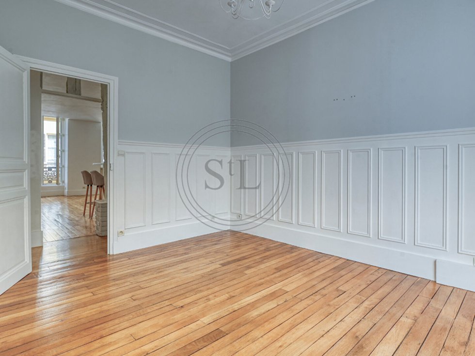 Apartment in Domaine National du Château, Versailles, France 4 - 18102967