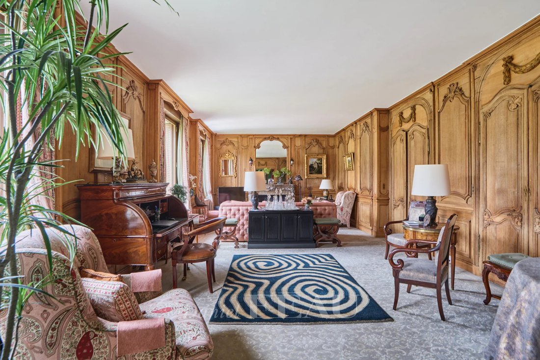 Apartment in Porte Dauphine, Paris 16e Arrondissement, Paris 2 - 18093416