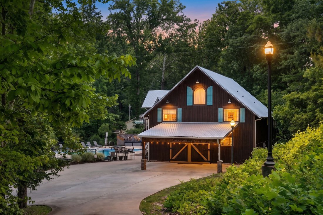 House in Bon Aqua, Tennessee, United States 1 - 18097696