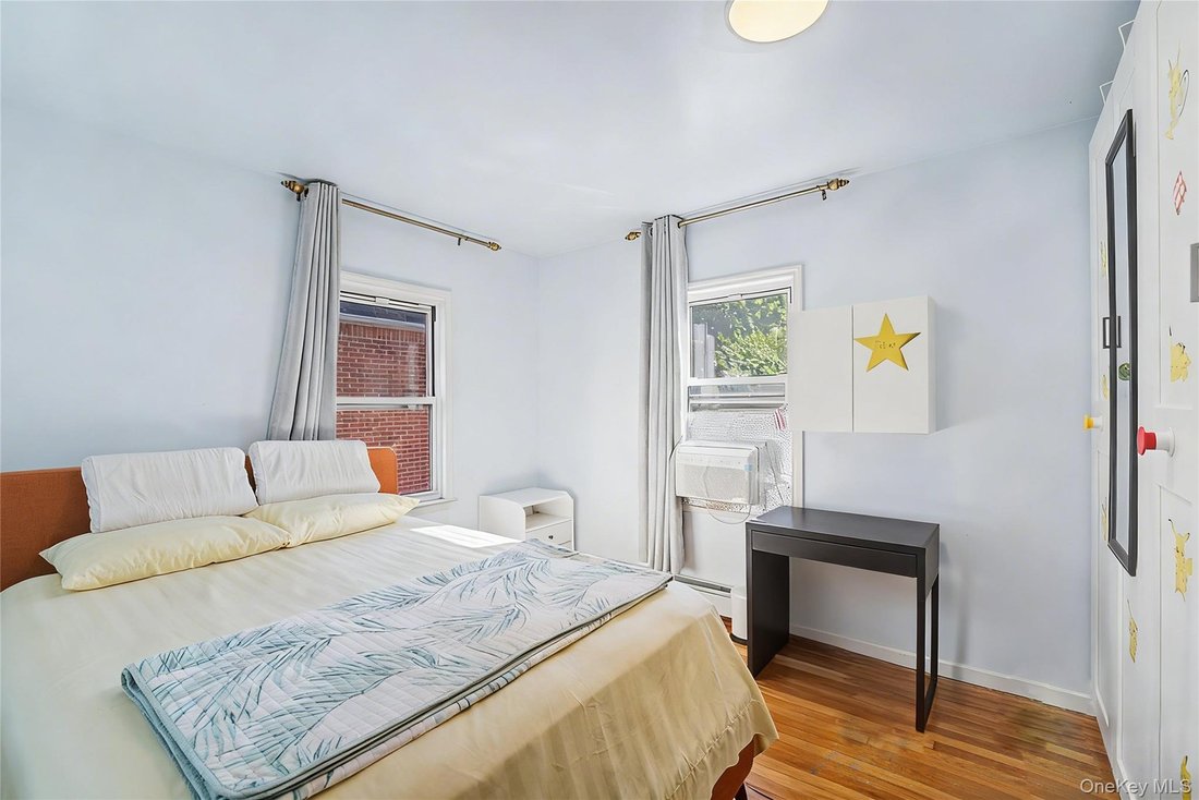 House in New York, New York, United States 5 - 17975219
