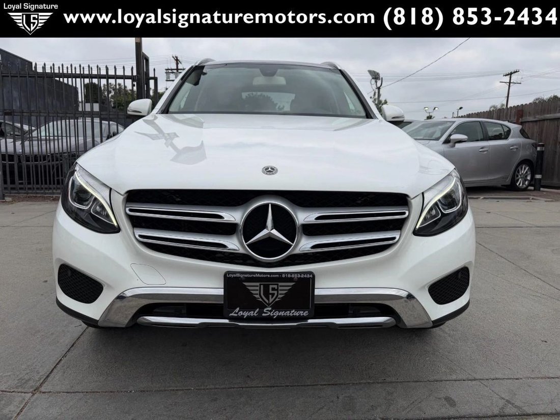Suv in Van Nuys, CA, United States 2 - 18103858