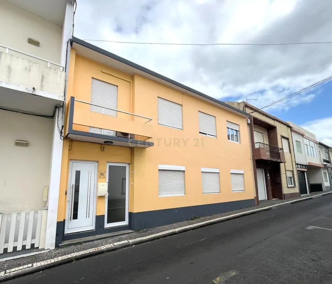 Villa in Ponta Delgada (Sao Pedro), Azores, Portugal 1 - 17094936